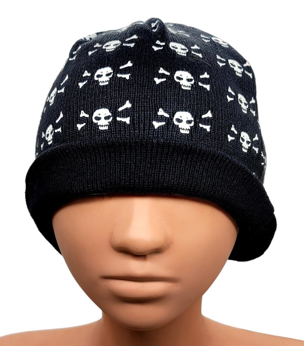 Black & White Skull & Crossbones Pattern Knit Beanie Hat One Size